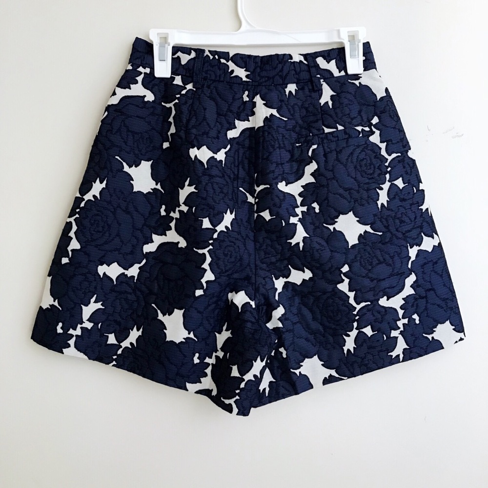 Blue and white floral shorts pants size s
